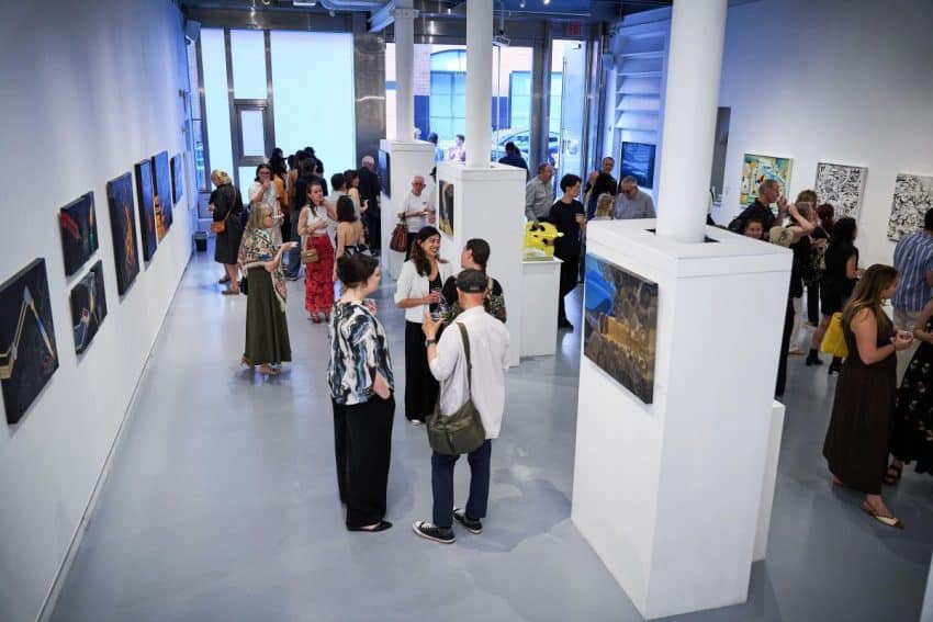 Is Agora Gallery a Vanity Gallery? Here’s What Artists Should Really Know