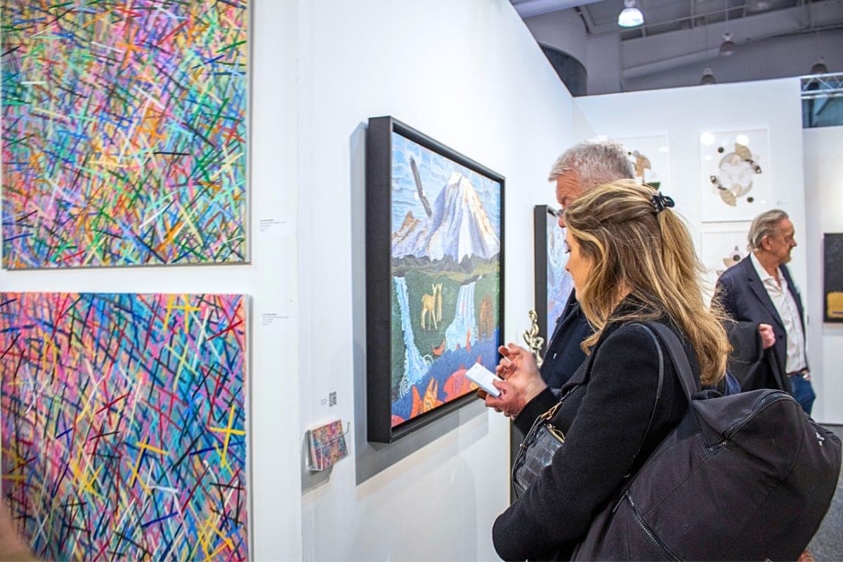 Should You Run a Holiday Sale? What Artists Get Wrong About Seasonal Discounts
