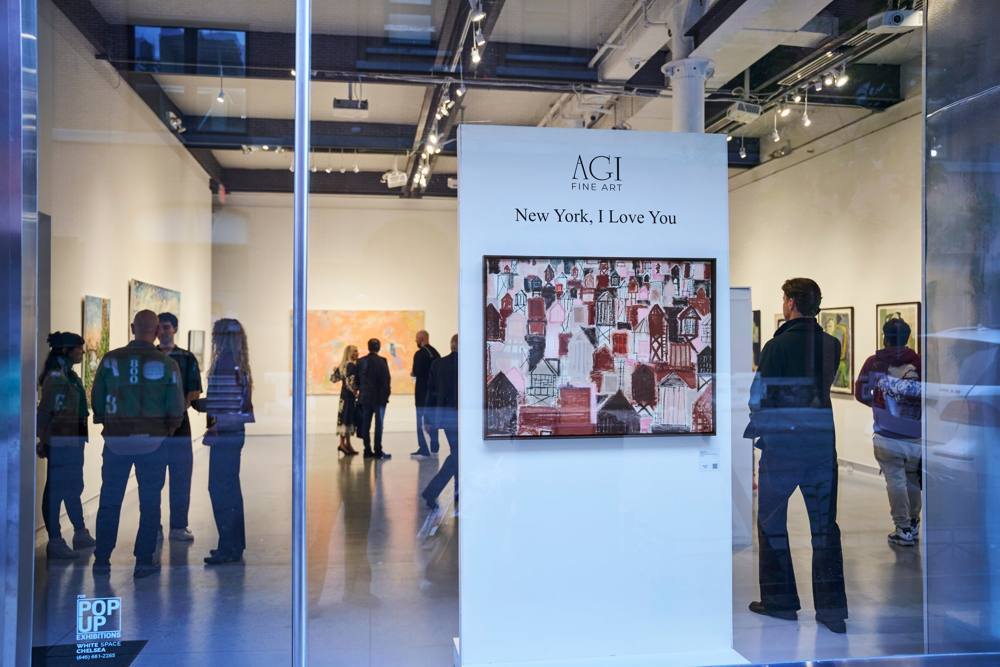 Visitors in the gallery during New York, I Love You