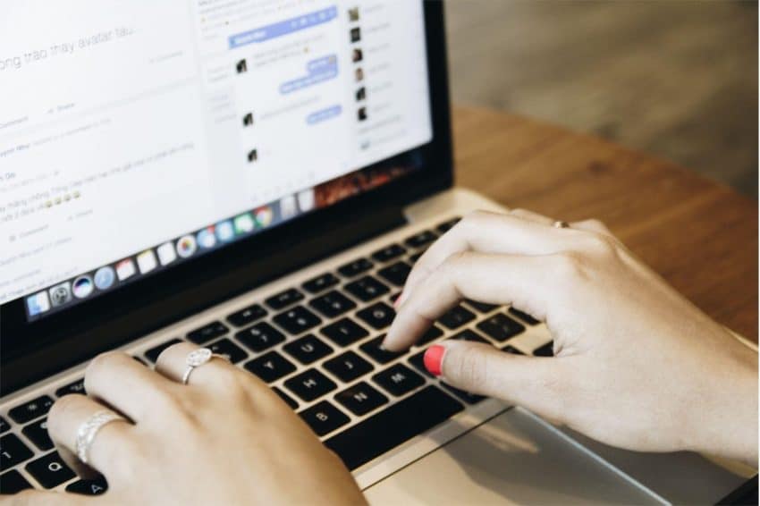 Reply to comments and messages on Facebook