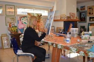 Agora Artista Fiorenza D’Orazi en su estudio