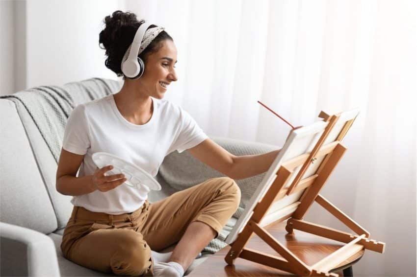 The Best Art Podcasts for Artists and Art Lovers – Updated for 2025
