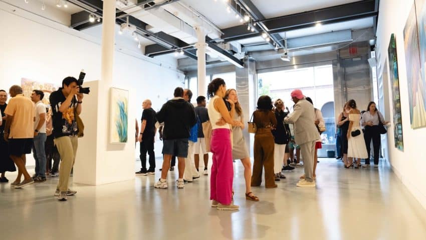 AGI Fine Art’s “Summer City Idyll” Exhibition at Agora Gallery